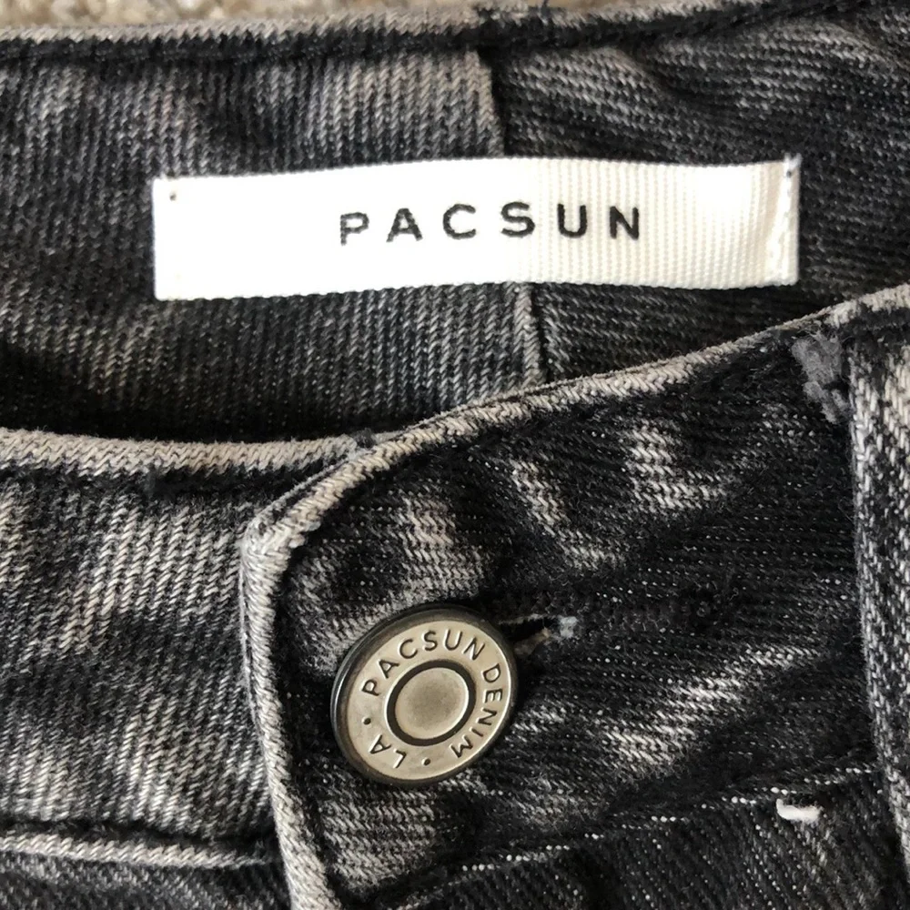 PACSUN Black Distressed Denim Jeans Size 24x27 Mom Jean Cut! - Picture 3 of 6